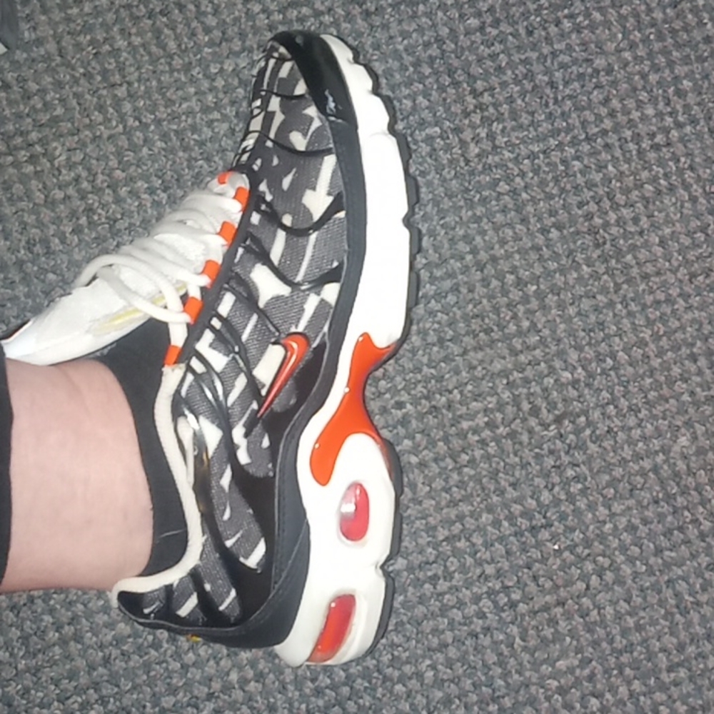 Nike Shoes - Picture 10 of 16